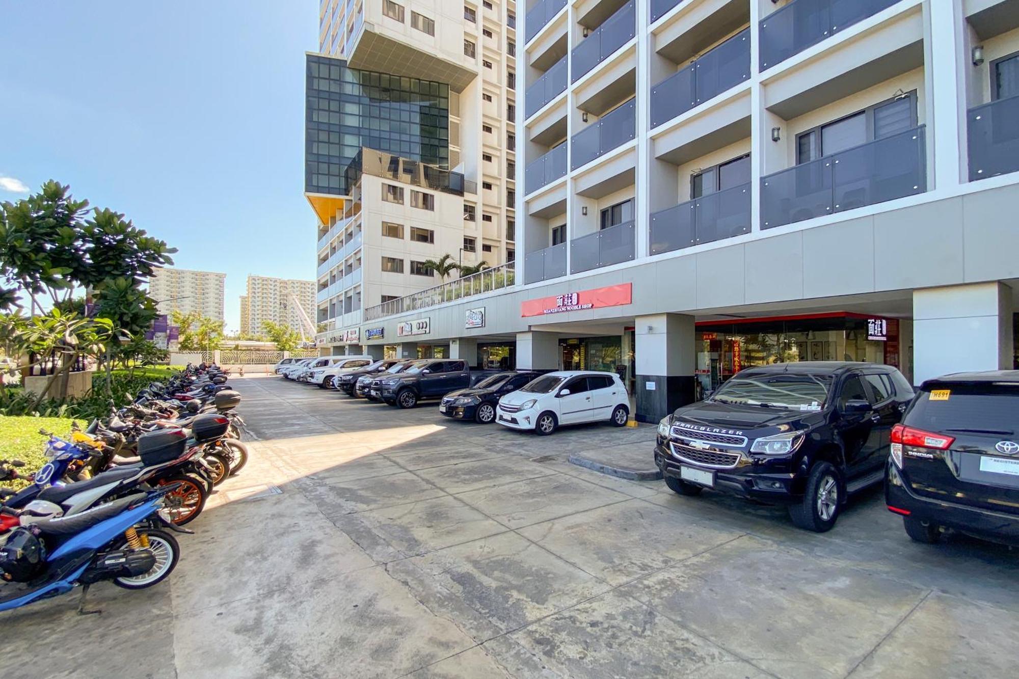 2 Side-By-Side P00L Front Condos, 6 Beds, 2 Cr, 2 Kitchen For 10 Guests At Moa Manila Esterno foto