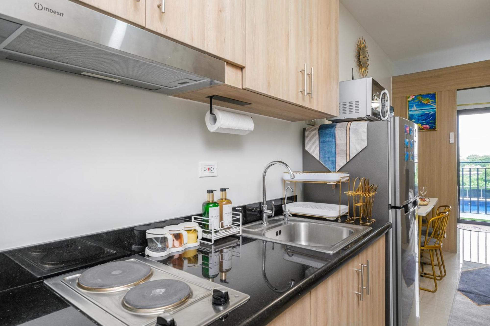 2 Side-By-Side P00L Front Condos, 6 Beds, 2 Cr, 2 Kitchen For 10 Guests At Moa Manila Esterno foto